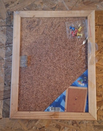 Mini pinnwand mit zubehör - pinnwand,